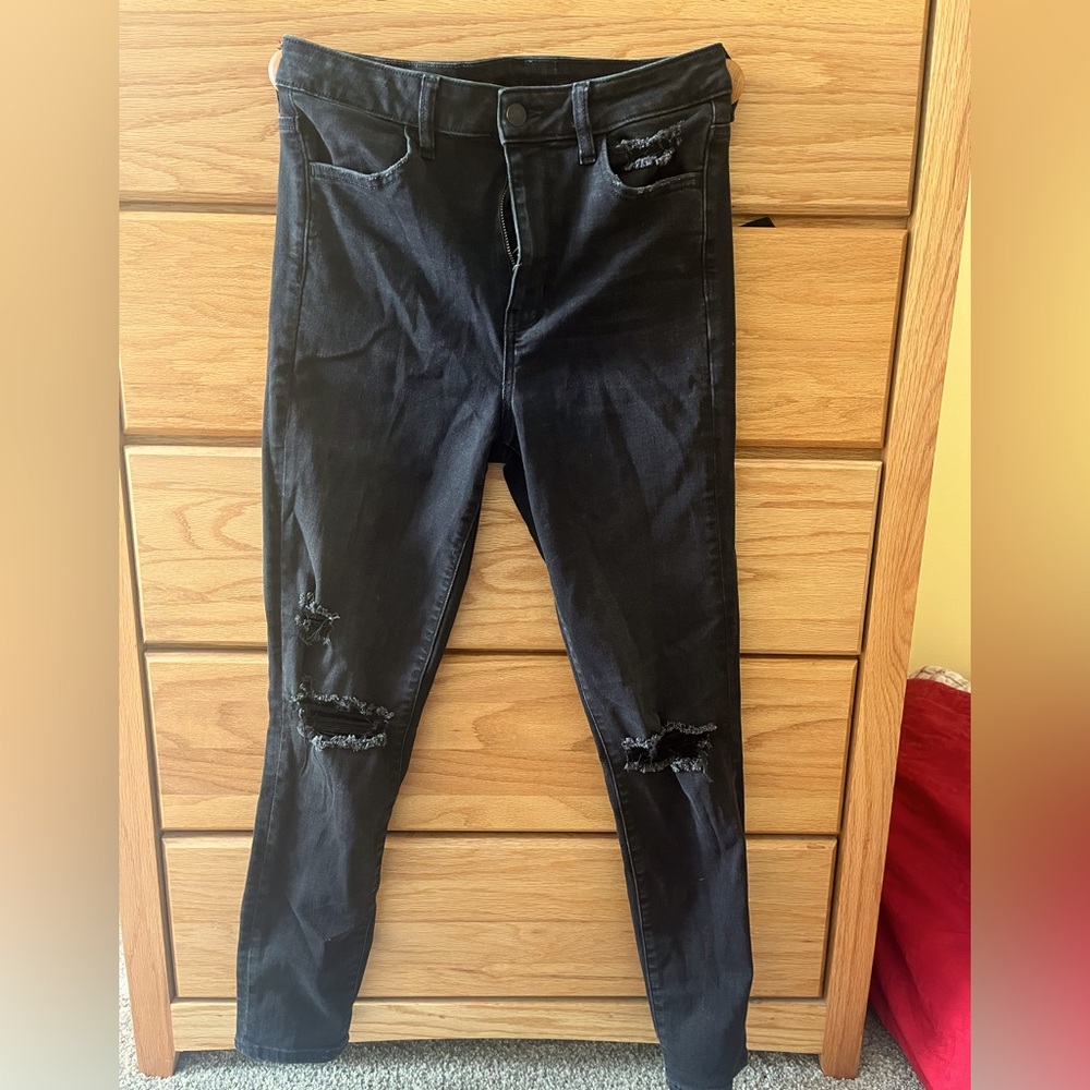American Eagle super high waisted legging Size 10 black distressed